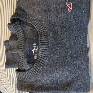 Hollister Men's Dark Blue/Gray Crewneck Sweater (L) EUC